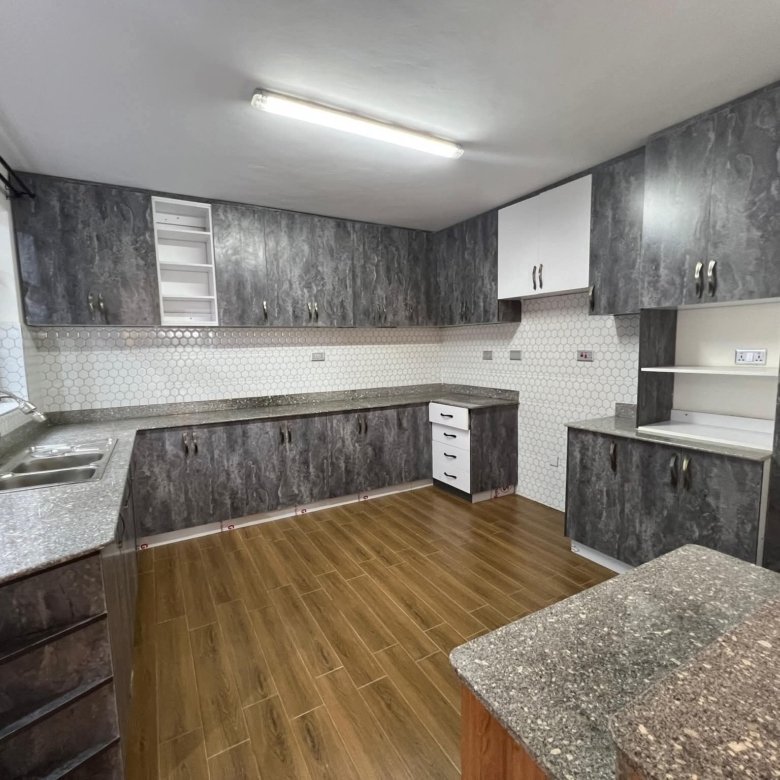 4 Bedroom All En-suite To Let in Kitengela