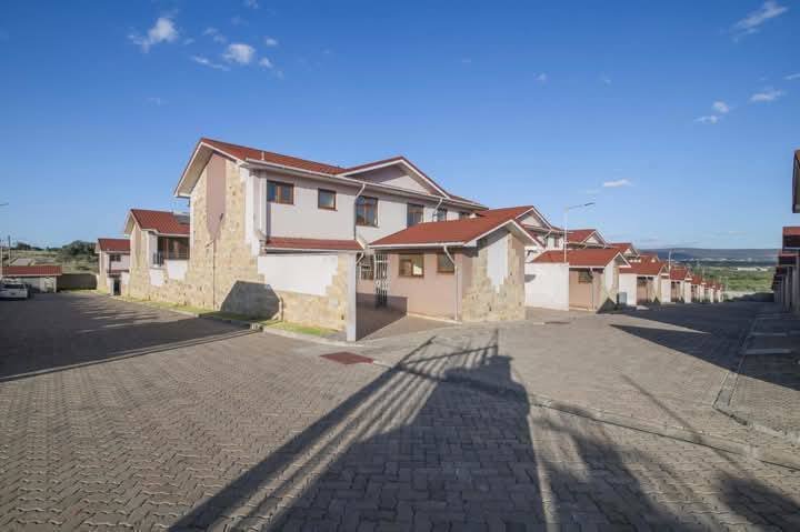 4 Bedroom All Ensuite Townhouse To Let in Athi River
