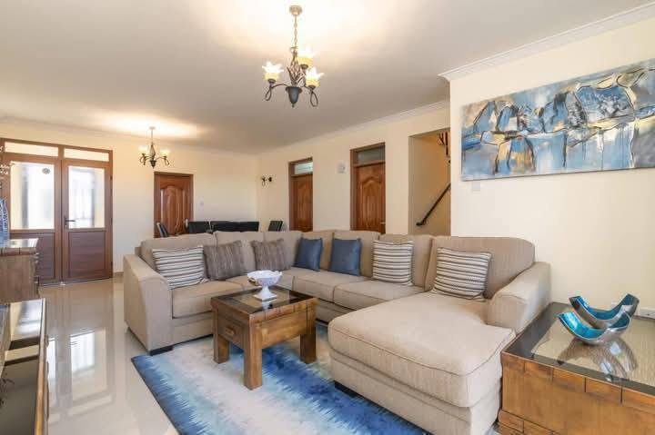 4 Bedroom All Ensuite Townhouse To Let in Athi River