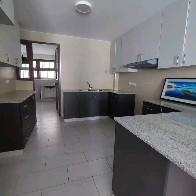 3 Bedroom All En-suite Apartment To Let in Lavington