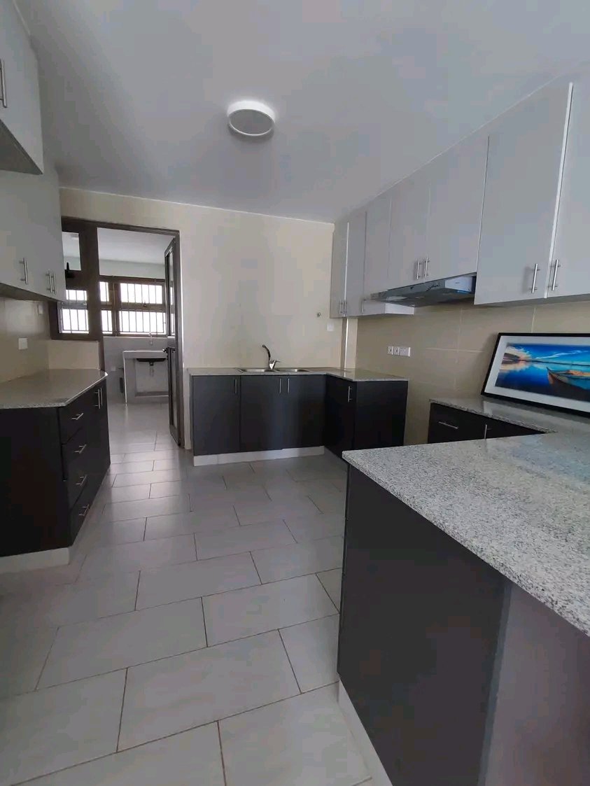 3 Bedroom All En-suite Apartment To Let in Lavington