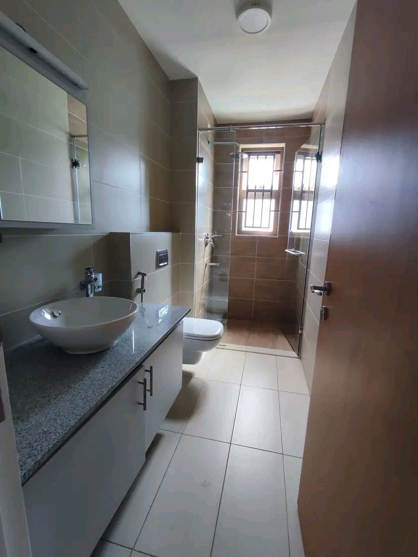 3 Bedroom All En-suite Apartment To Let in Lavington