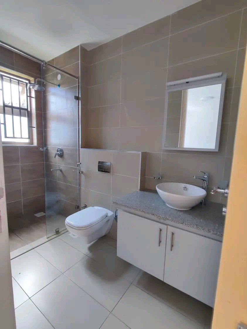 3 Bedroom All En-suite Apartment To Let in Lavington