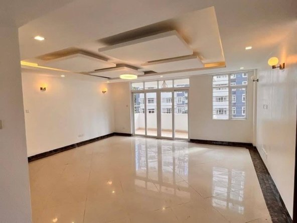 3 Bedroom All En-suite Apartment with SQ for Rent in Lavington