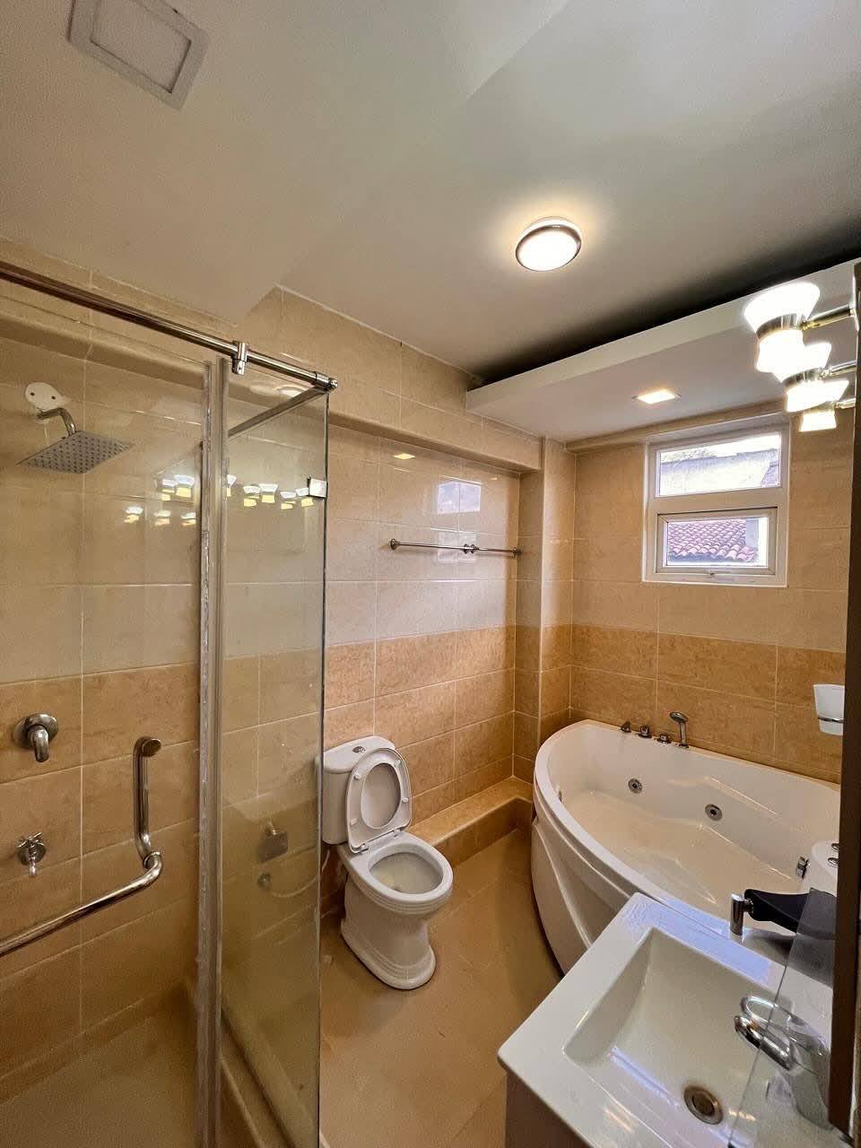 3 Bedroom All En-suite Apartment with SQ for Rent in Lavington