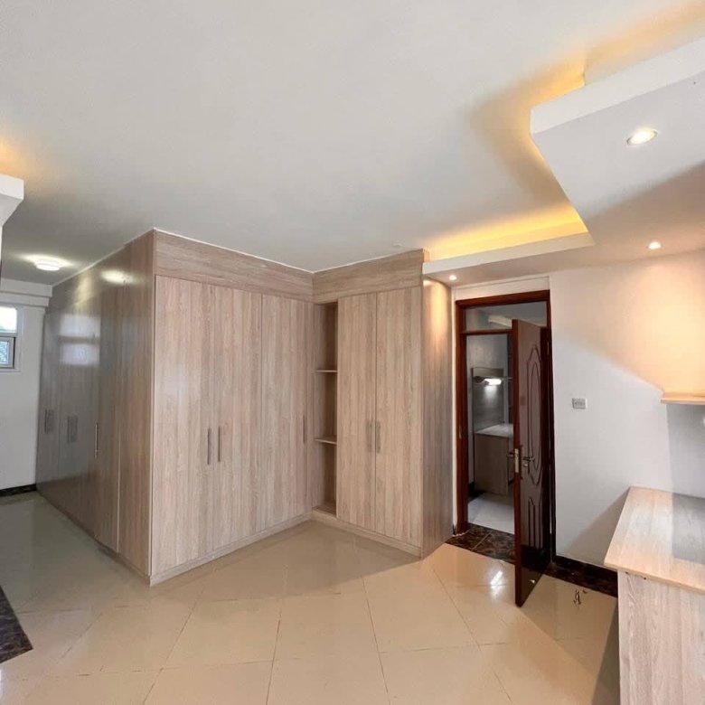 3 Bedroom All En-suite Apartment with SQ for Rent in Lavington
