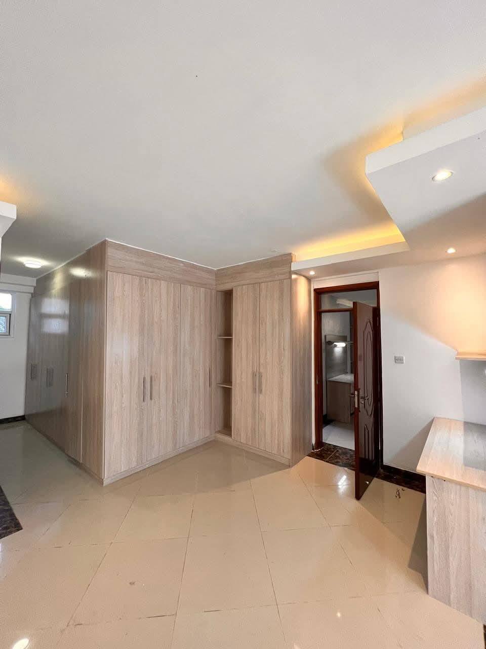 3 Bedroom All En-suite Apartment with SQ for Rent in Lavington
