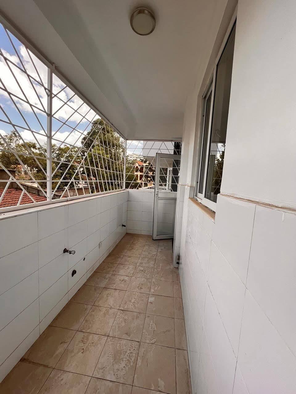 3 Bedroom All En-suite Apartment with SQ for Rent in Lavington