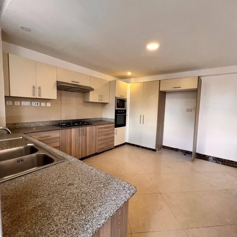 3 Bedroom All En-suite Apartment with SQ for Rent in Lavington