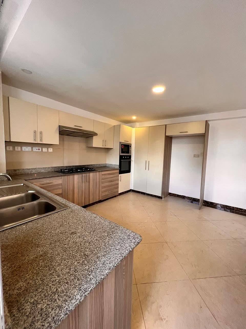 3 Bedroom All En-suite Apartment with SQ for Rent in Lavington