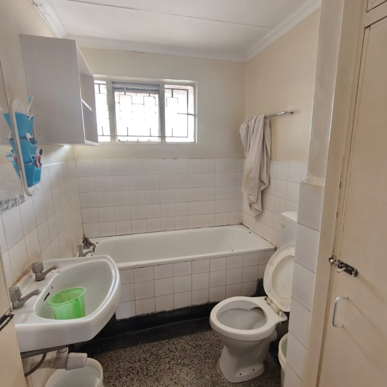 3 bedroom apartment with DSQ for sale in South C