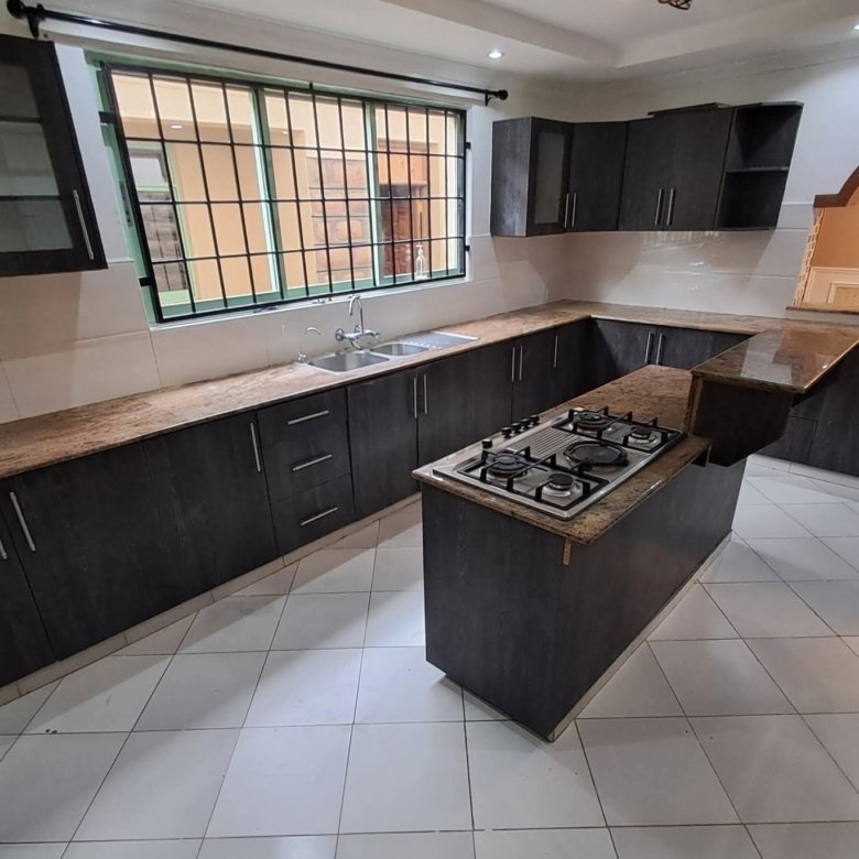 5 Bedroom All Ensuite House with 2bd DSQ for Rent in Kitengela