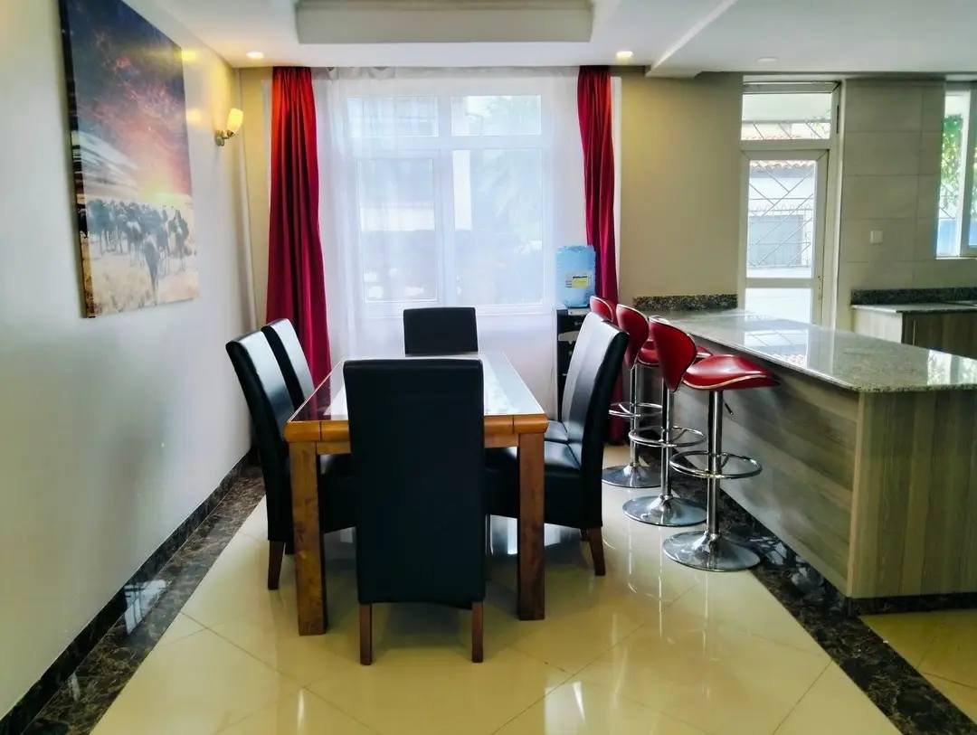 Spacious 3 Bedroom Apartment + SQ To Let in Lavington