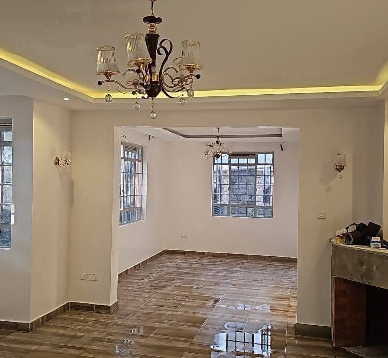 Spacious 4 Bedroom House with 2 DSQs To Let in Kitengela