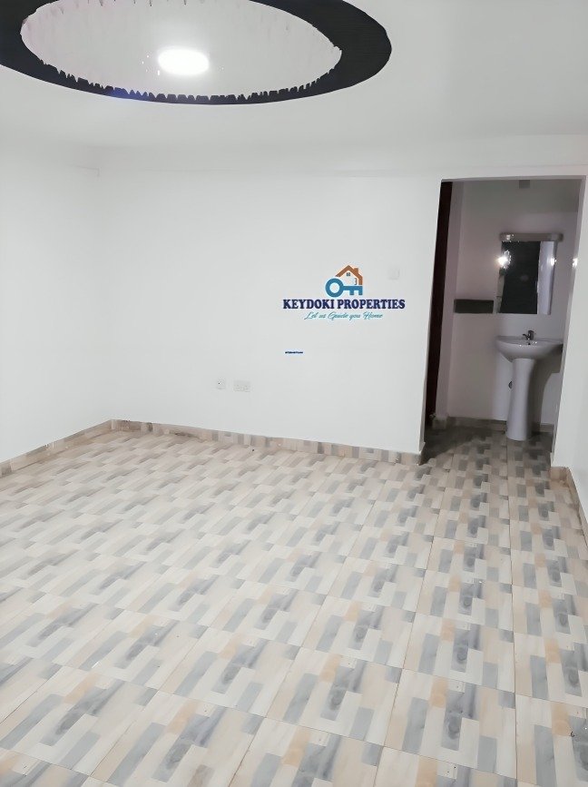 2 Bedroom Master Ensuite To Let in Kasarani Garage