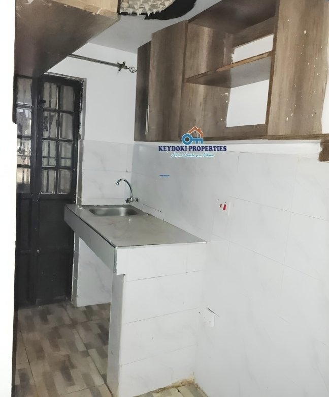 2 Bedroom Master Ensuite To Let in Kasarani Garage