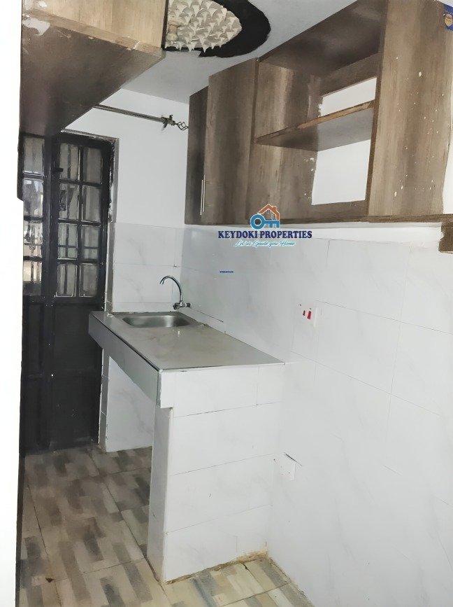 2 Bedroom Master Ensuite To Let in Kasarani Garage