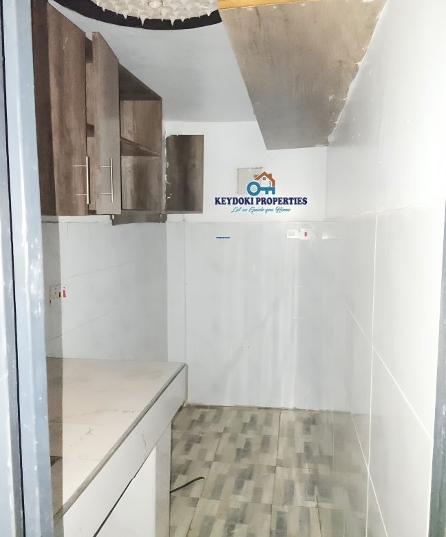 2 Bedroom Master Ensuite To Let in Kasarani Garage