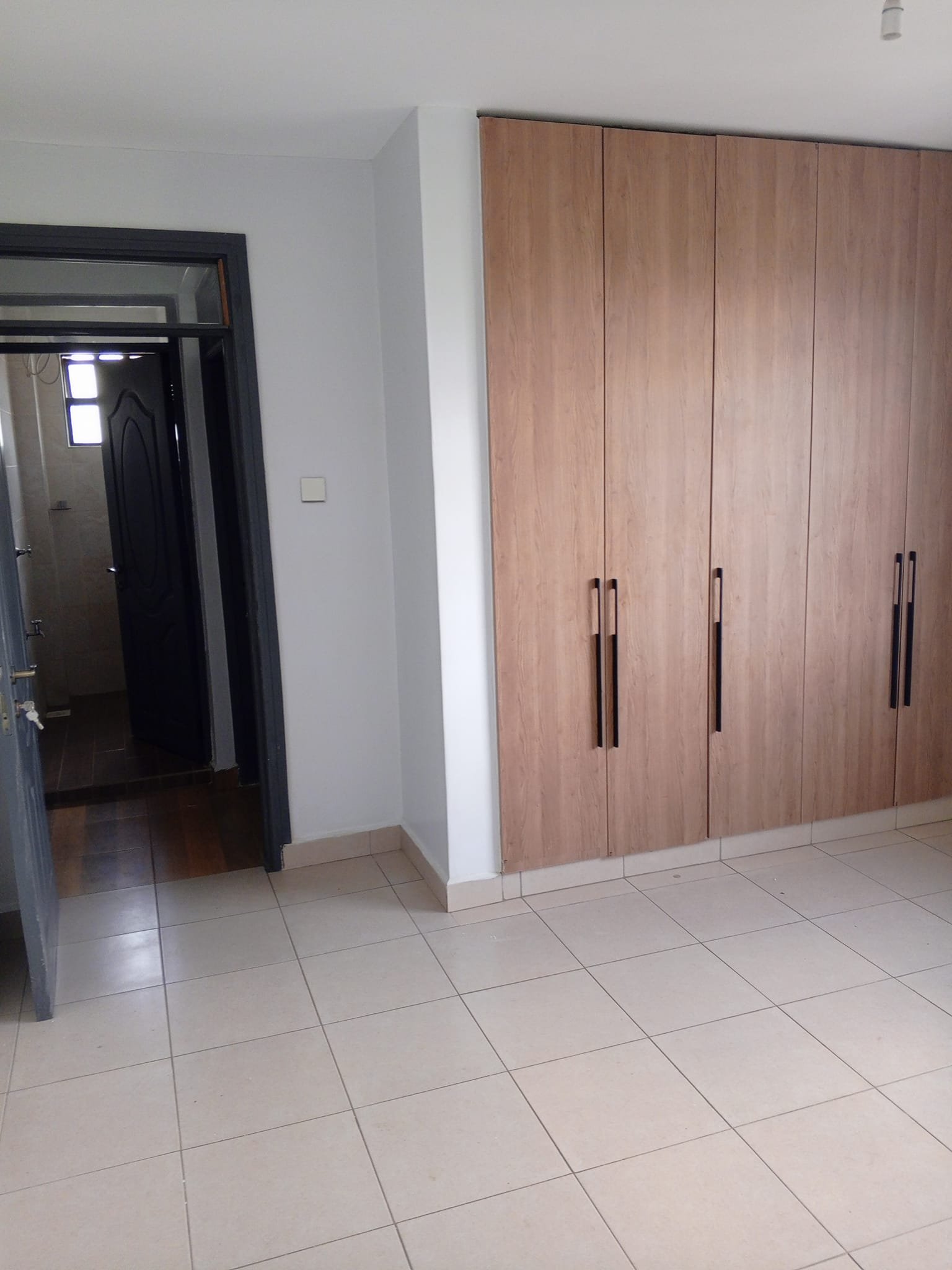 2 Bedroom Master Ensuite To Let in Roasters