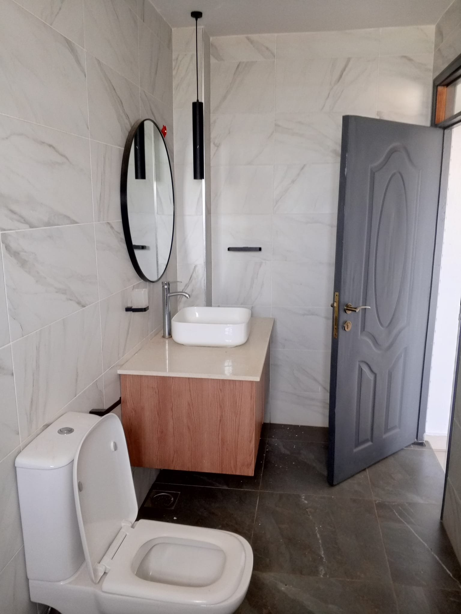 2 Bedroom Master Ensuite To Let in Roasters