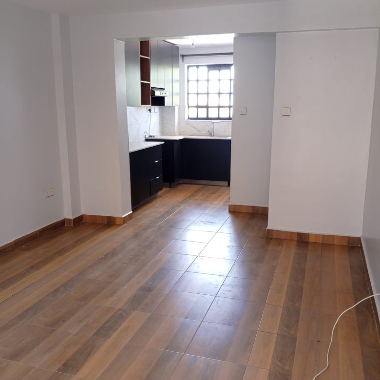 2 Bedroom Master Ensuite To Let in Roasters