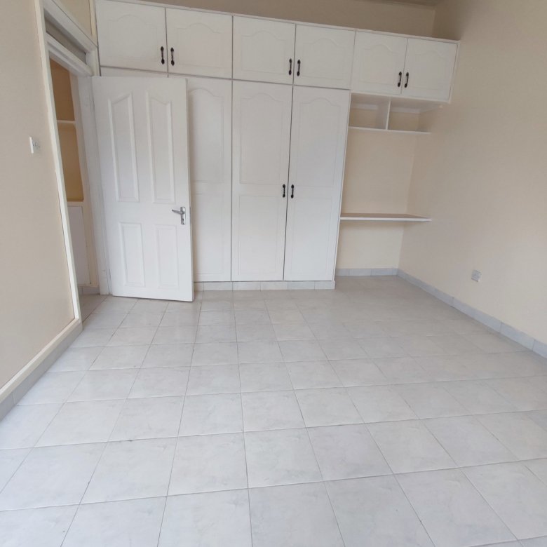 3 Bedroom Penthouse for Rent in Lavington