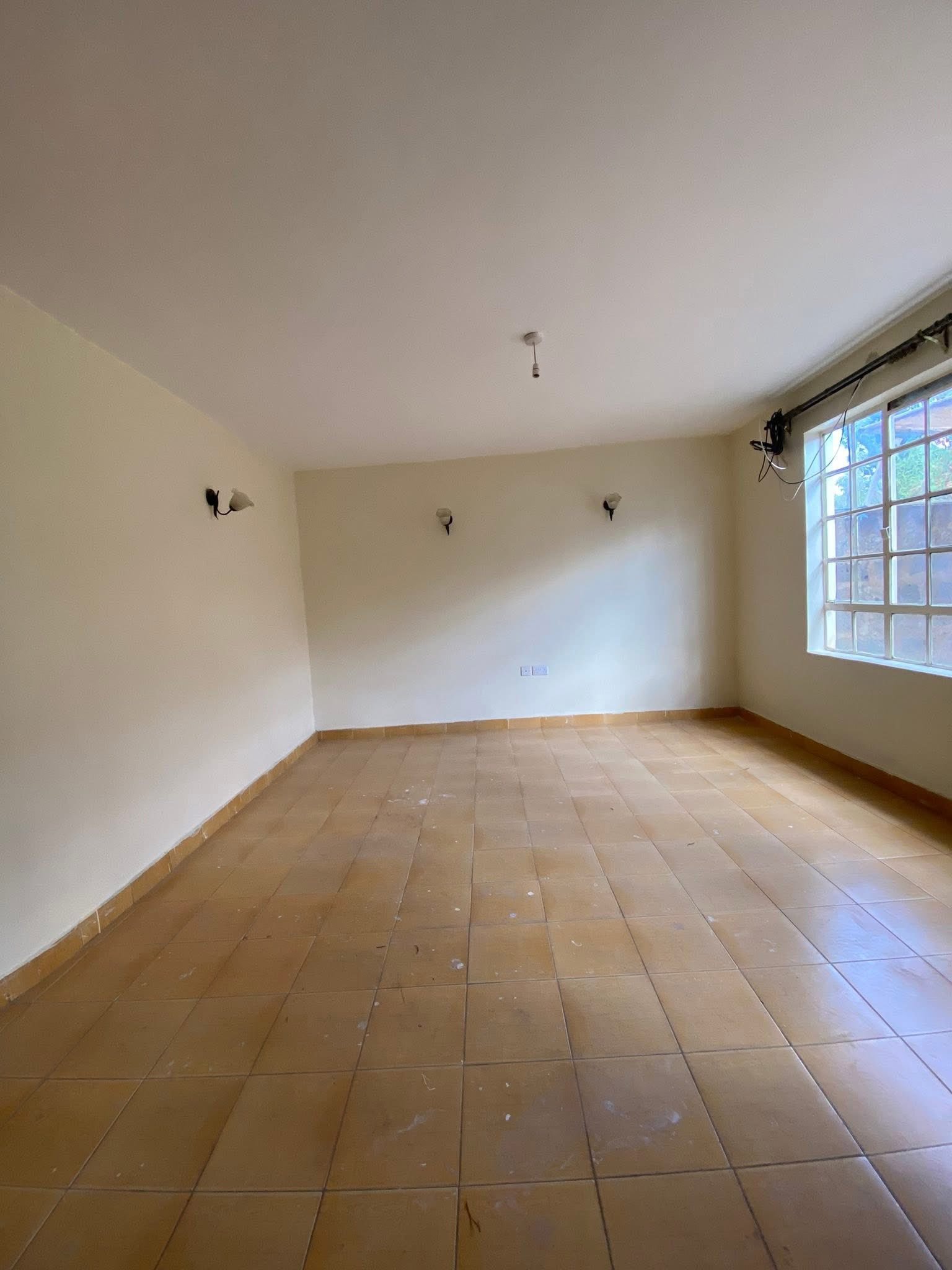 4 Bedroom Mansion with SQ To Let Ruai Bypass