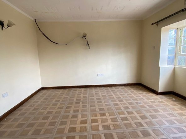 4 Bedroom Mansion with SQ To Let Ruai Bypass