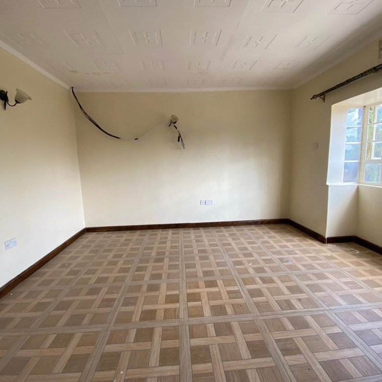 4 Bedroom Mansion with SQ To Let Ruai Bypass