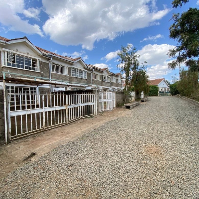 4 Bedroom Mansion with SQ To Let Ruai Bypass