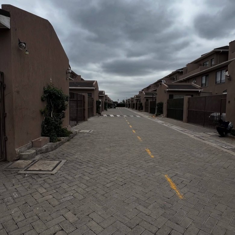 5 Bedroom House for Rent in Syokimau with DSQ