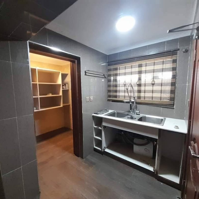 5 Bedroom House for Rent in Syokimau with DSQ