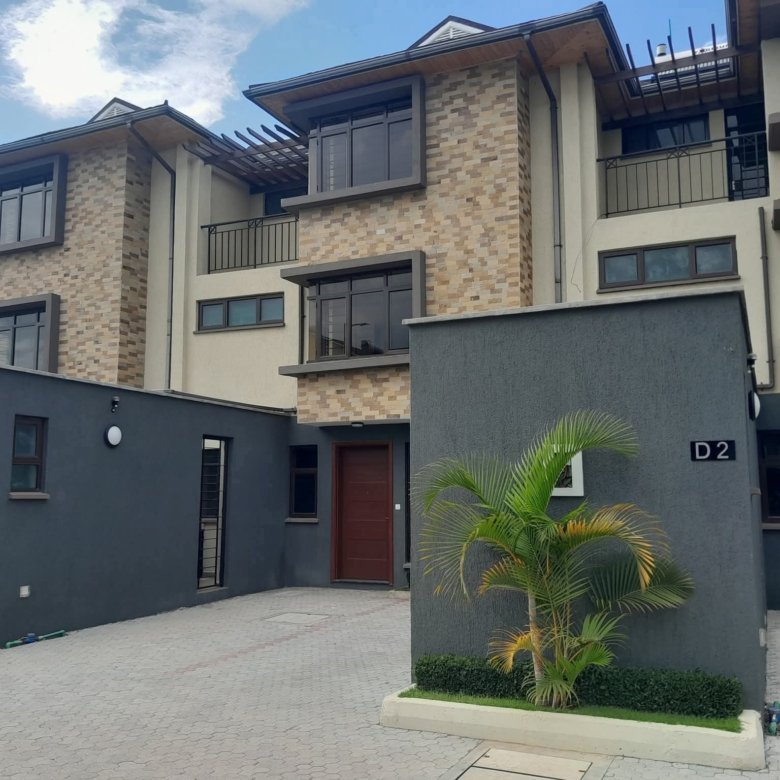 5 Bedroom Master Ensuite Townhouse with DSQ in Syokimau
