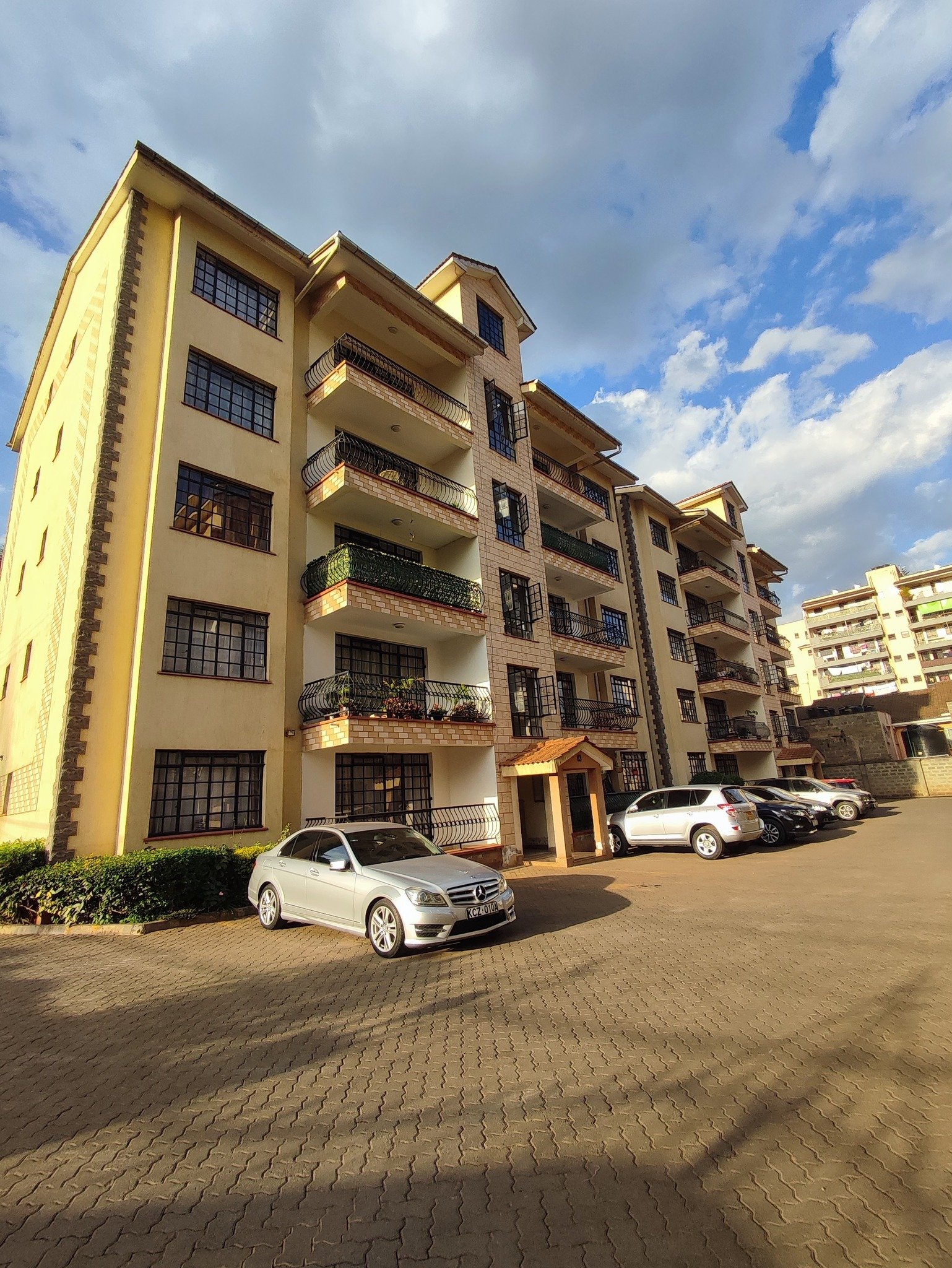 2 Bedroom + SQ Apartment for Rent in Lavington