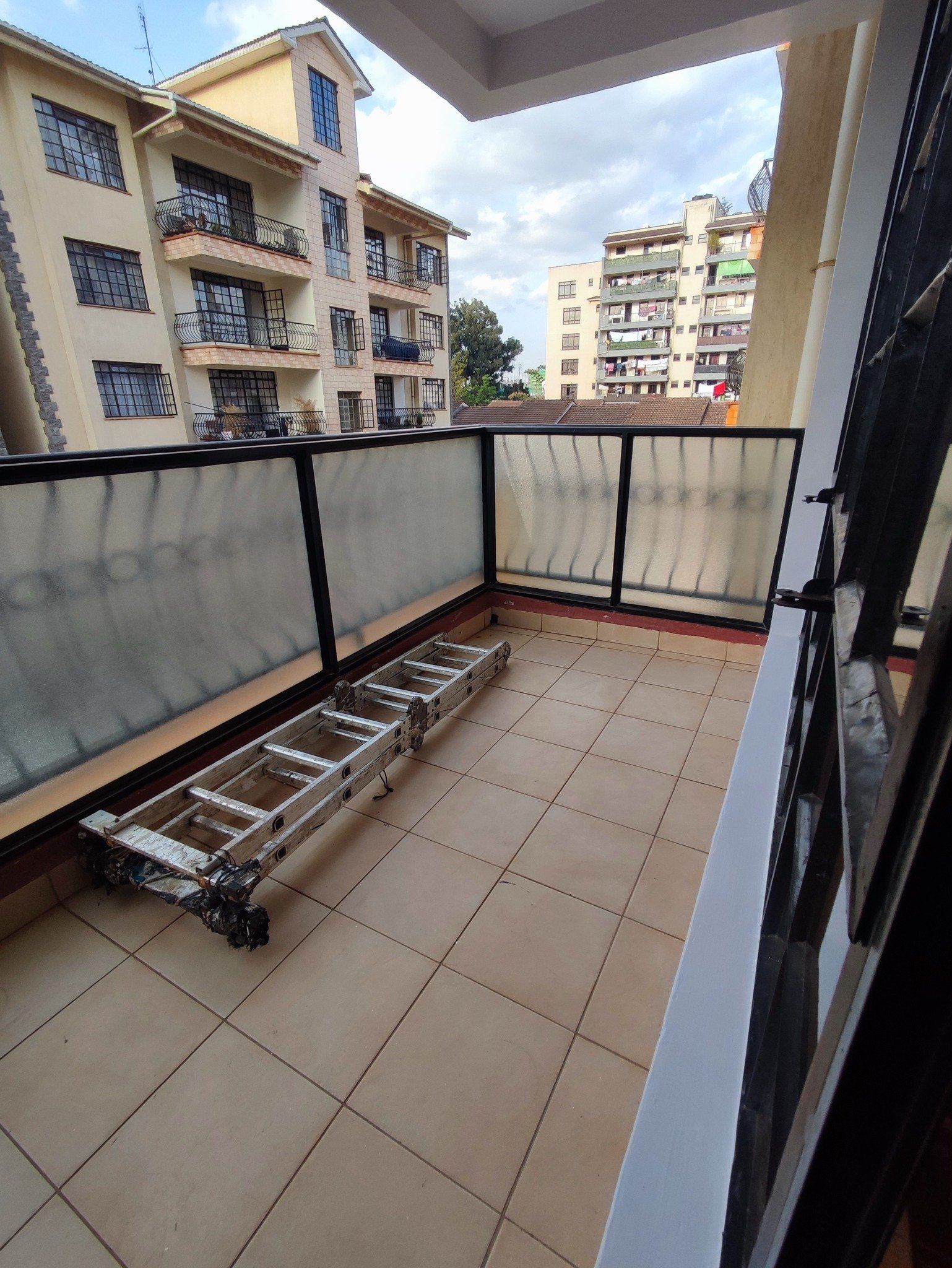 2 Bedroom + SQ Apartment for Rent in Lavington