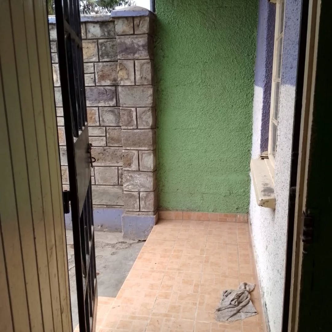3 Bedroom Bungalow To Let – Kariobangi South