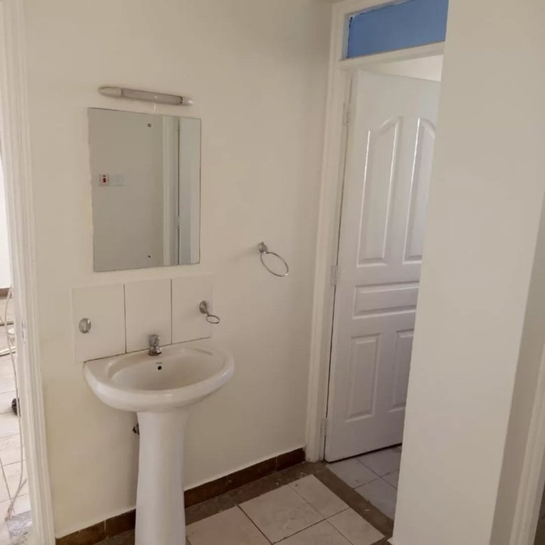 3 Bedroom Master Ensuite Apartment To Let – Komarocks Heights