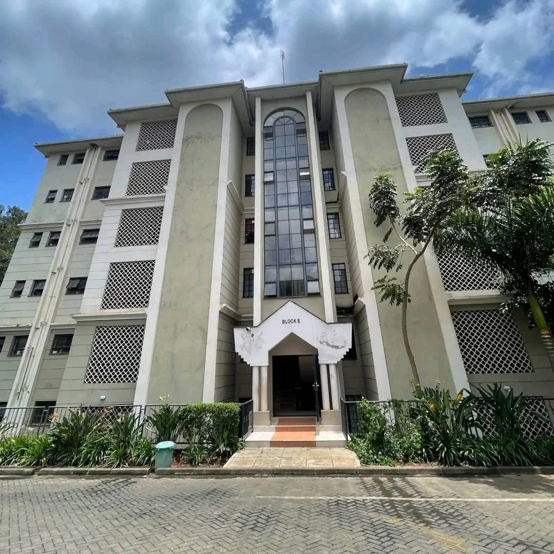 3 Bedroom + SQ Apartment for Rent in Lavington