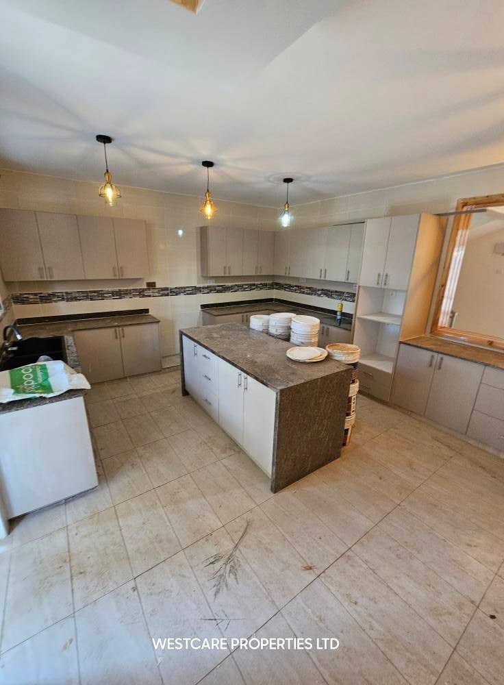 4 Bedroom Own Compound To Let – Kiambu Road, Kiora Estate