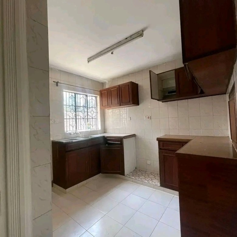 Spacious 3-Bedroom Bungalow To Let – Kileleshwa