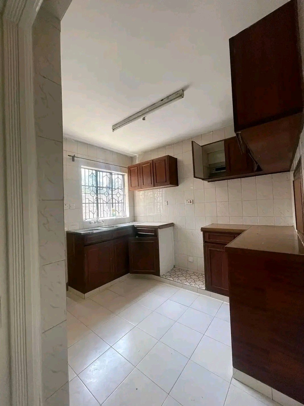 Spacious 3-Bedroom Bungalow To Let – Kileleshwa