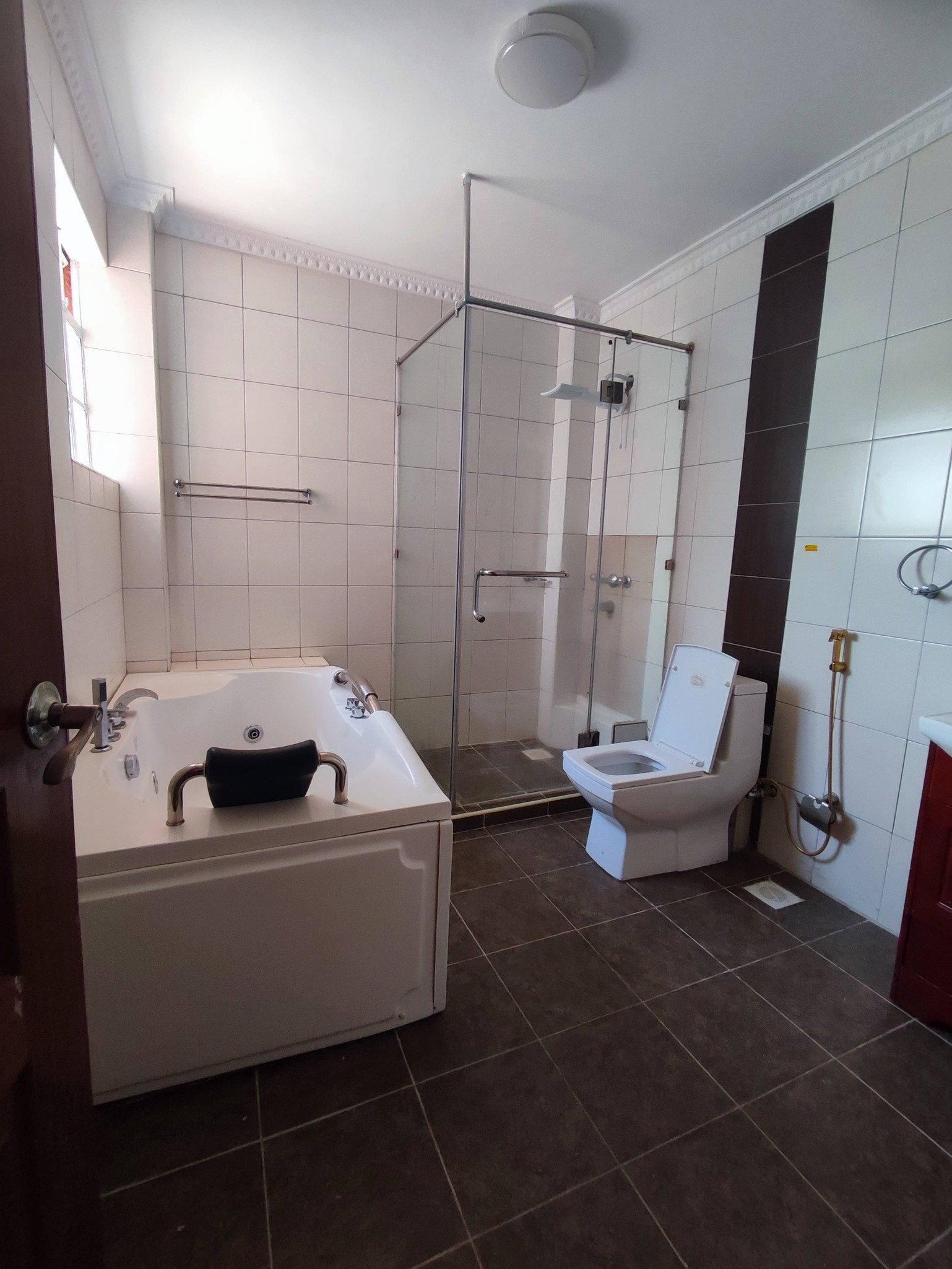 2 Bedroom All Ensuite Apartment Kileleshwa To Let – Spacious