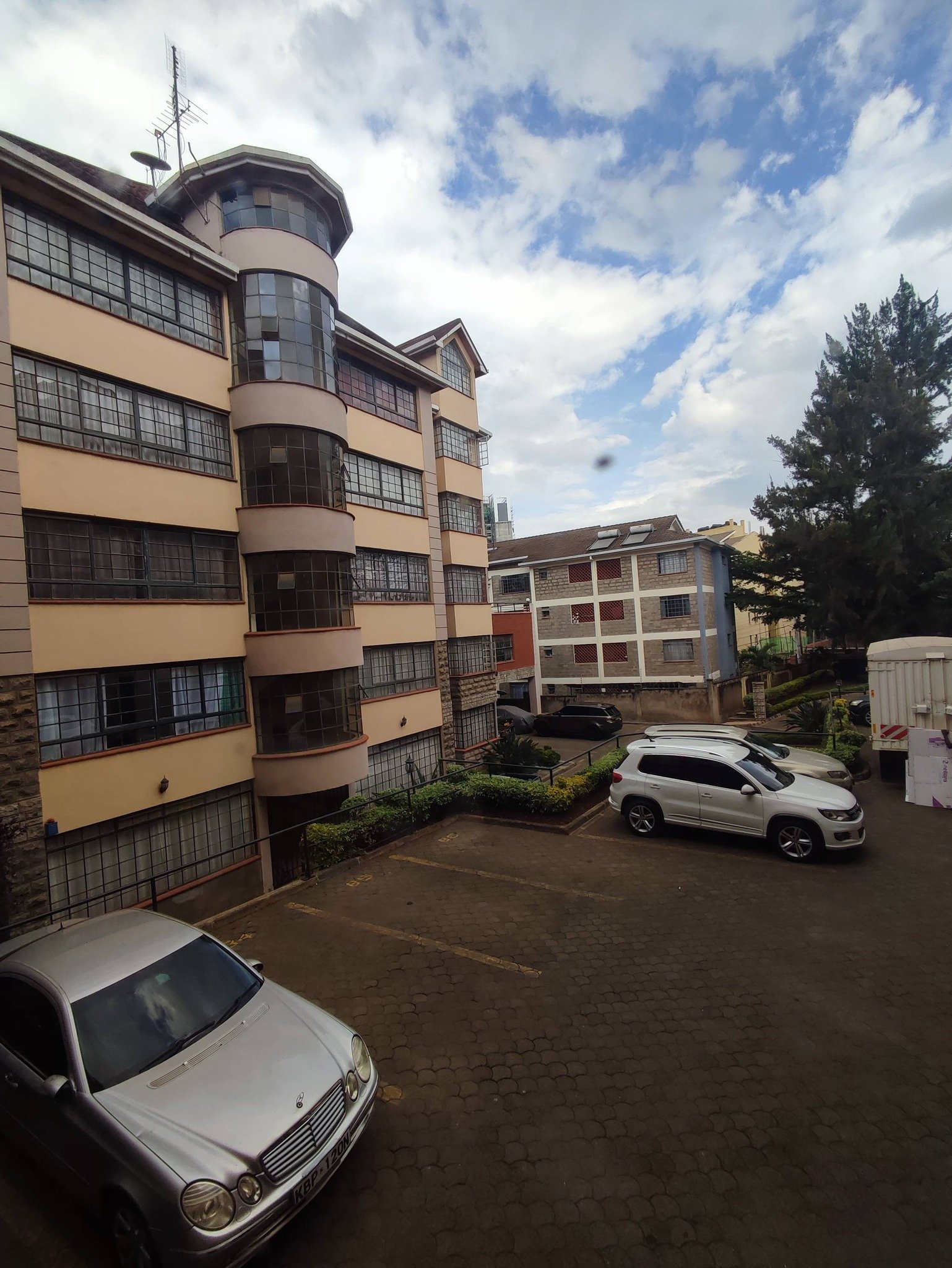 3-Bedroom All En-Suite Apartment + SQ To Let – Kileleshwa