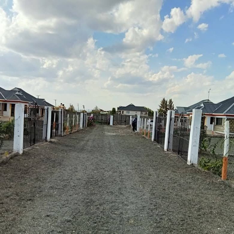 3-Bedroom All En-Suite Bungalow + DSQ To Let – Kitengela