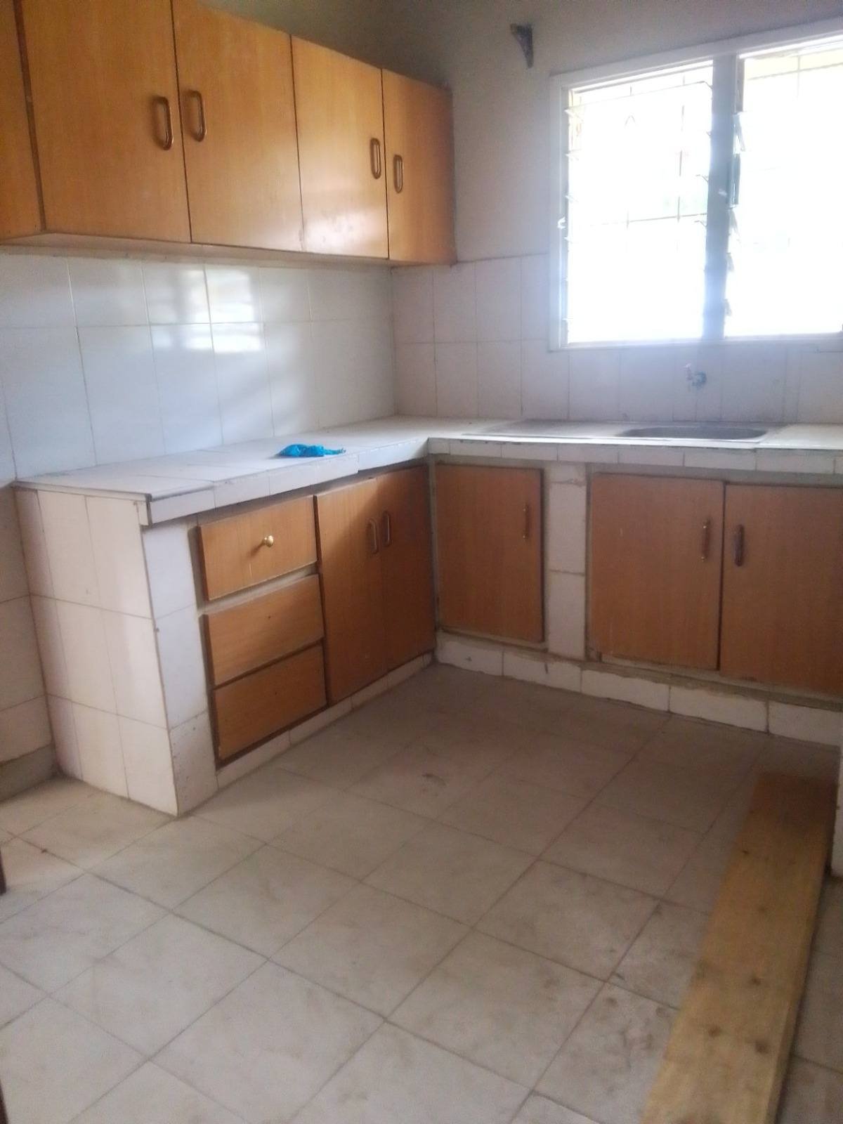 3-Bedroom Bungalow to Let – Tena Estate