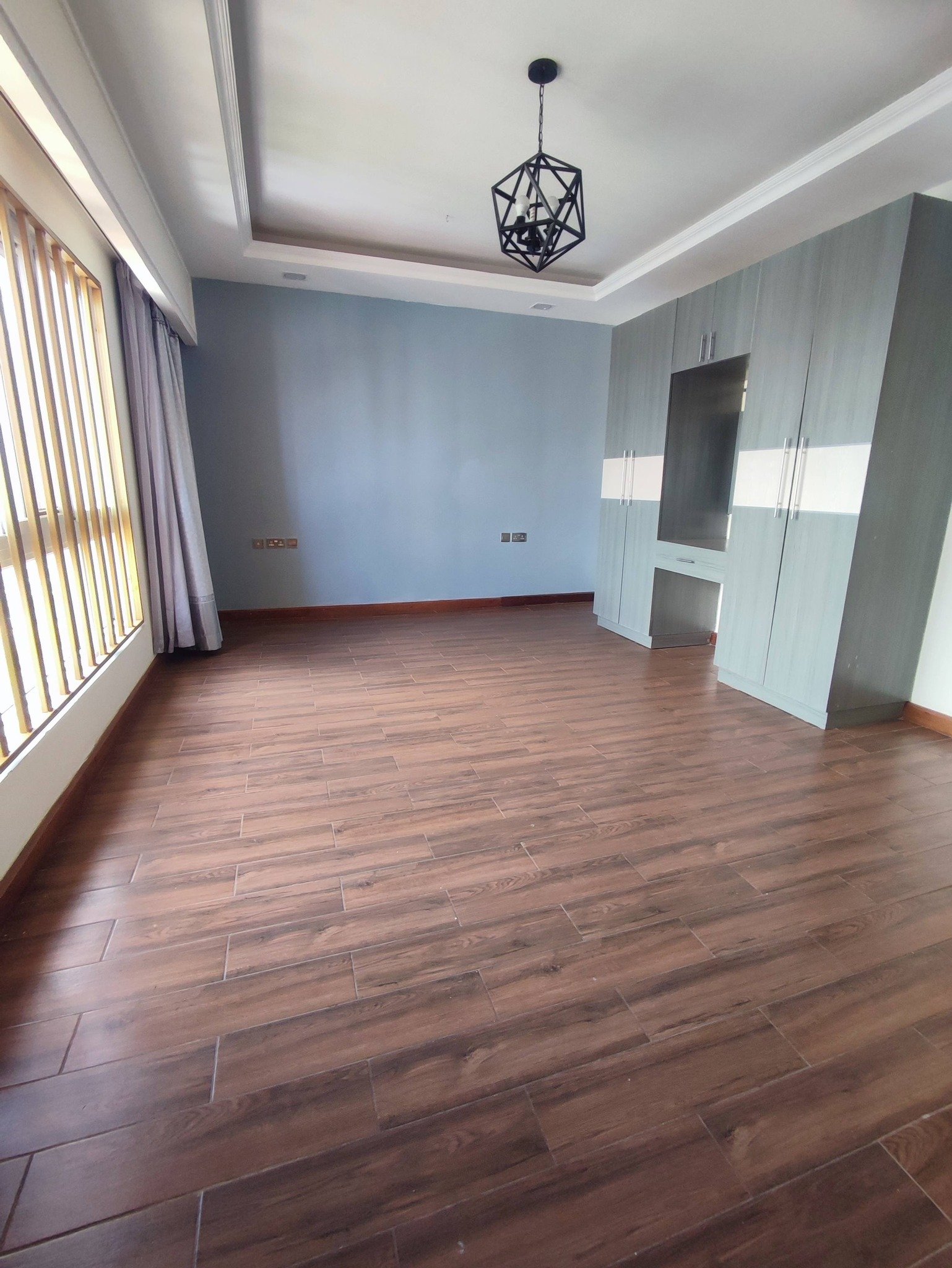 Luxury 3-Bedroom + SQ All-EnSuite Apartment To Let – Kilimani