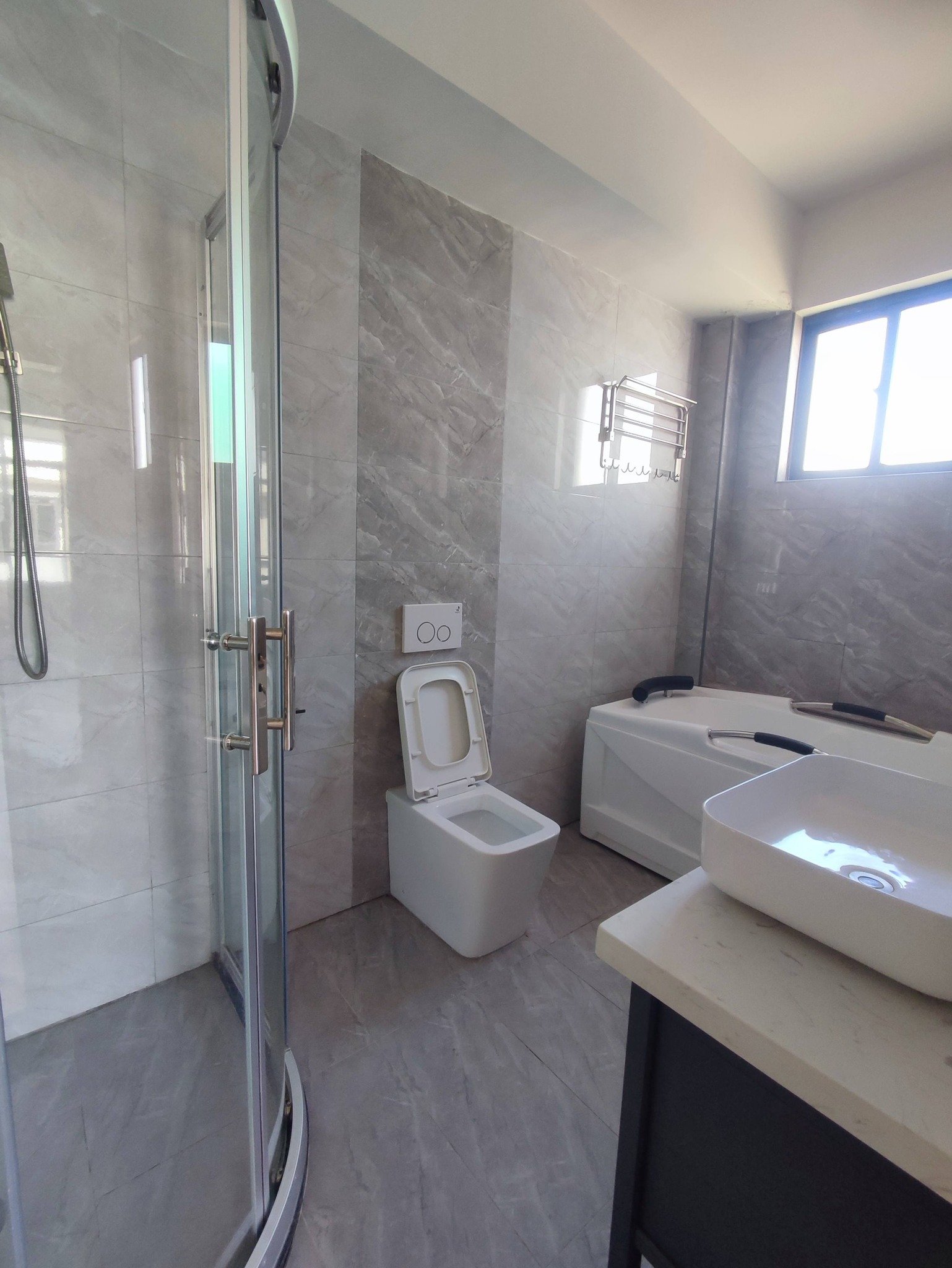 Luxury 3-Bedroom + SQ All-Ensuite Apartment To Let – Lavington