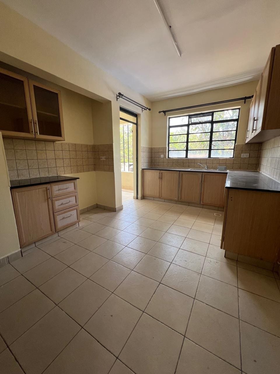 Spacious 3-Bedroom + SQ All-En-suite Apartment To Let – Ole Dume Road, Kilimani