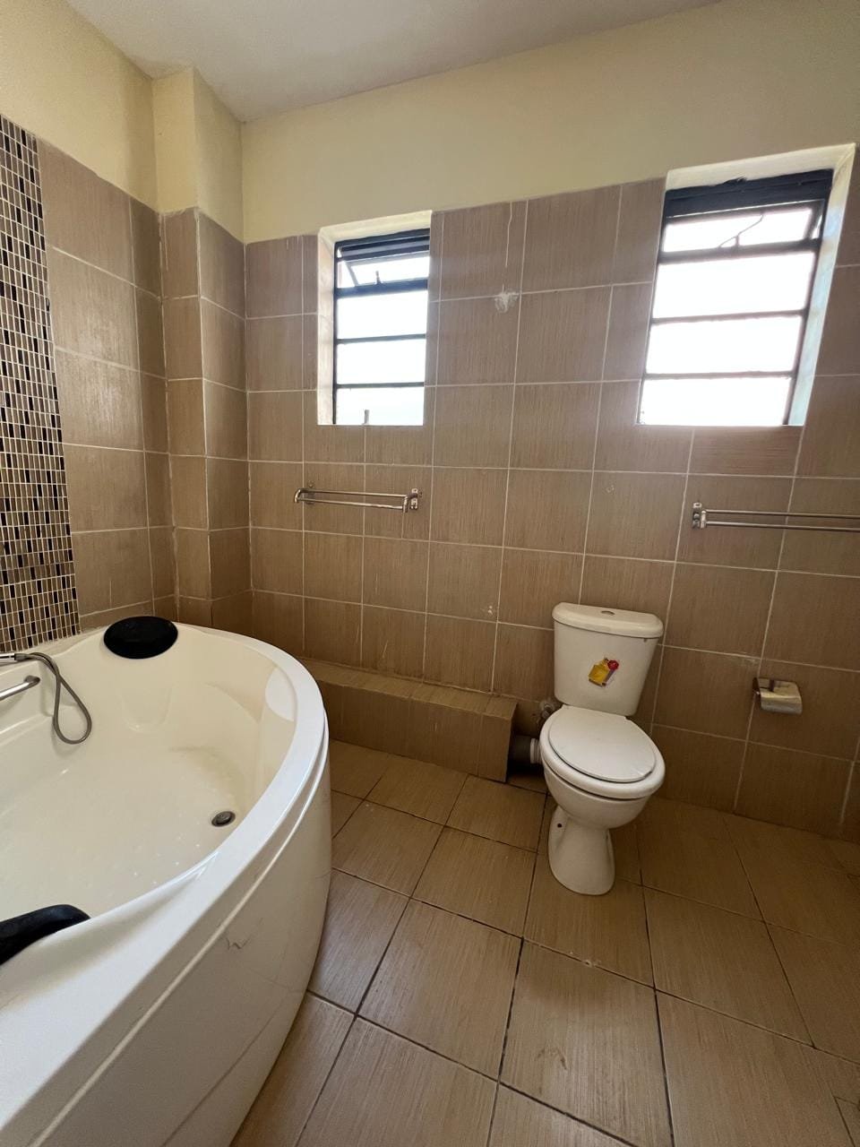 Spacious 3-Bedroom + SQ All-En-suite Apartment To Let – Ole Dume Road, Kilimani