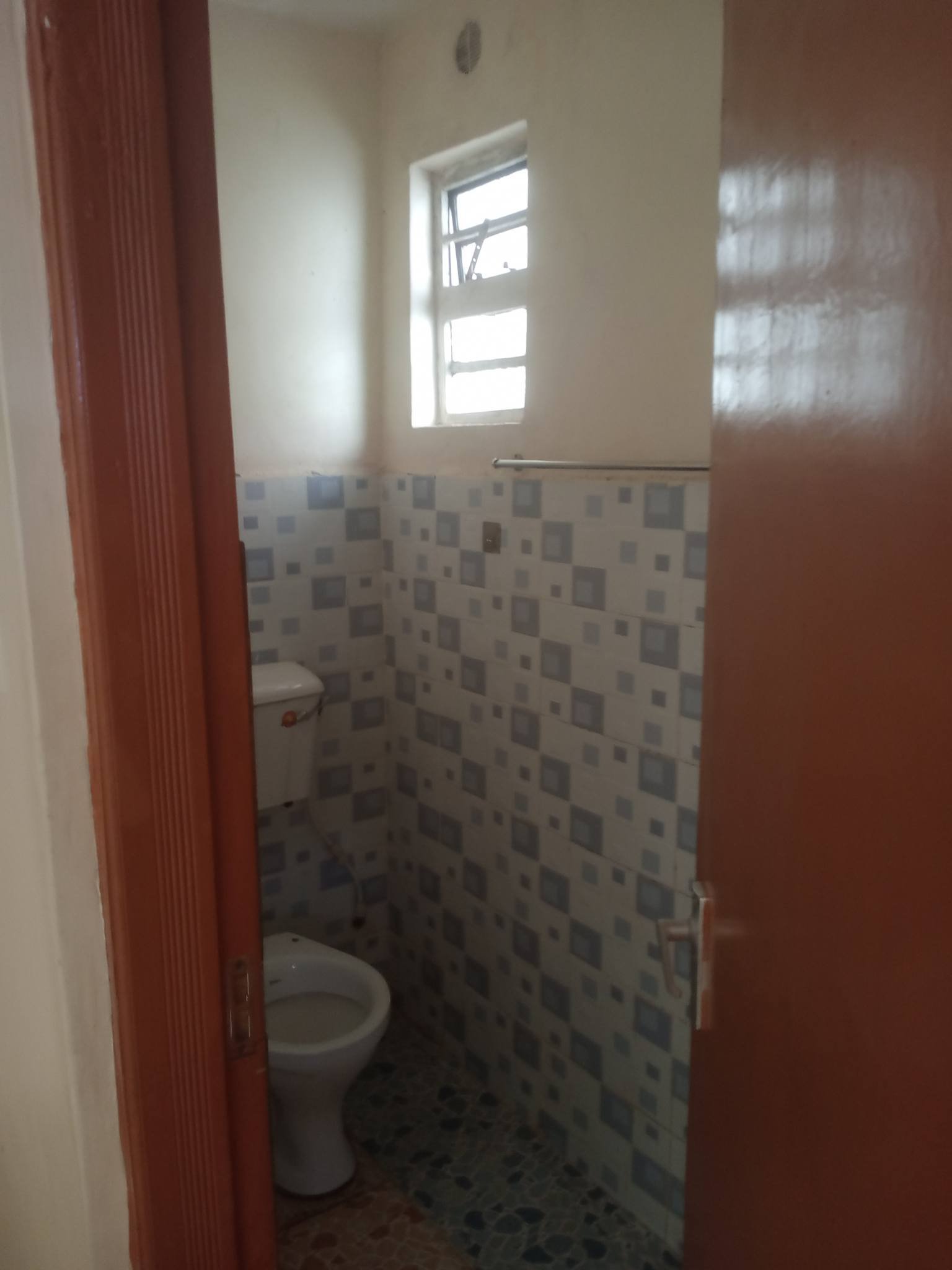 Spacious Bedsitter To Let – Buruburu